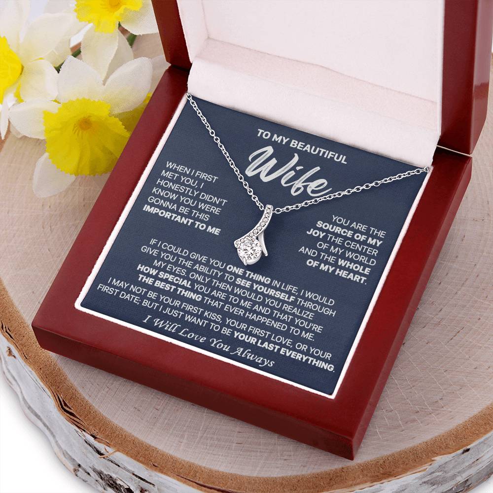 Gift For Your Soulmate - Your 1St Kiss - Alluring Alluring Beauty Necklace